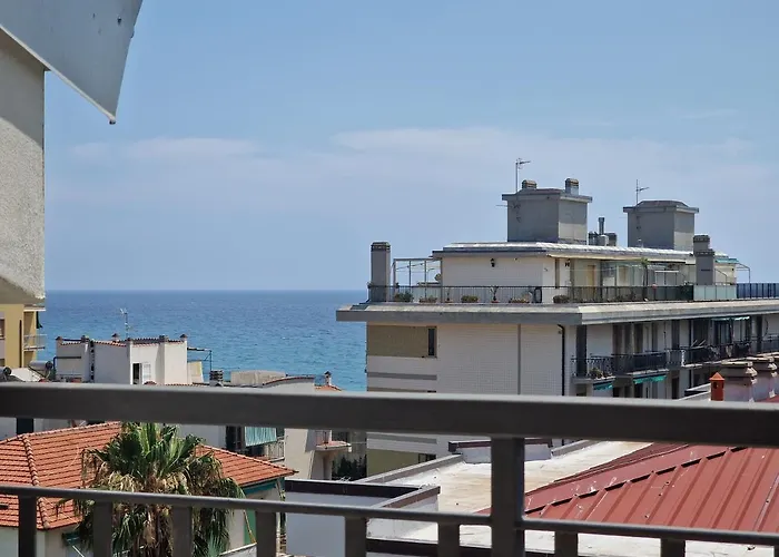 250 Metri Dalla Spiaggia Eleganza Vistamare アパート ピエトラ・リーグレ